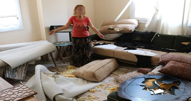 Ayrılmak isteyen eşini süpürge sapıyla dövdü